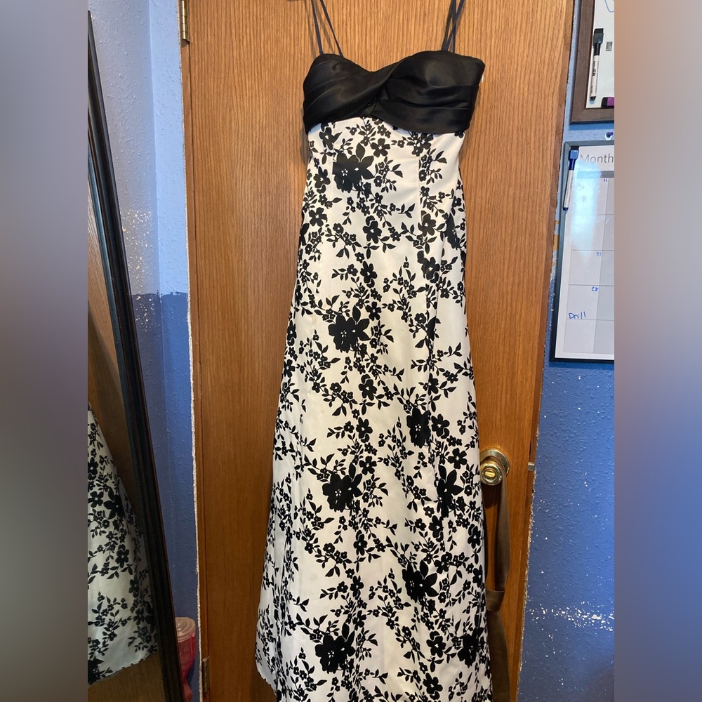 White and black dress by Blondie Nites, size 5.